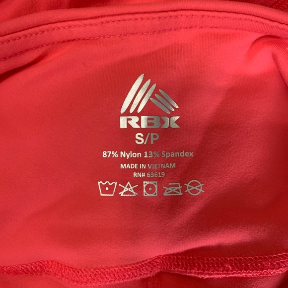 hot pink capri leggings - Picture 3 of 3